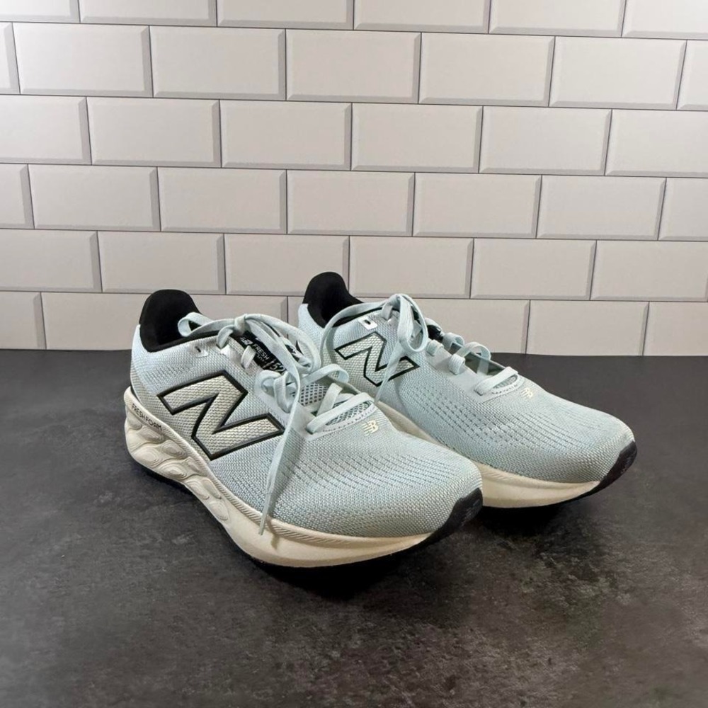 New Balance 520 blue trainers, Size US 9